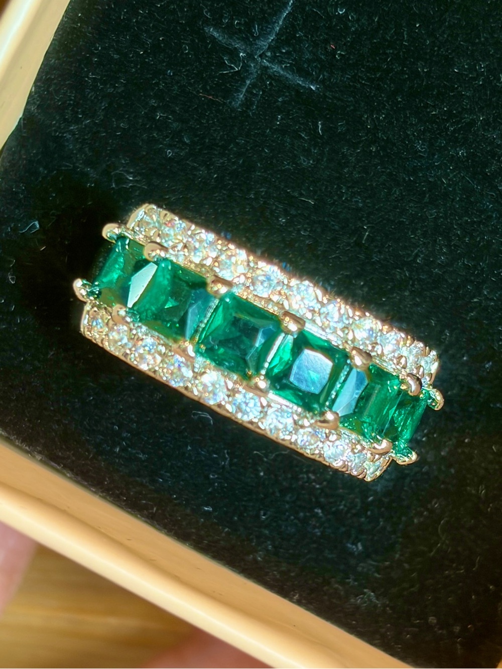 New Emerald Cut CZ Stone Silver Tone Stackable Eternity Ring, in US 7